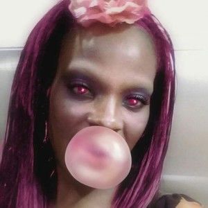 Meet your Posher, Victoria